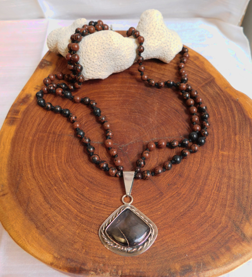 Collar con Obsidiana