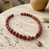 Collar artesanal de piedras naturales en jaspe rojo