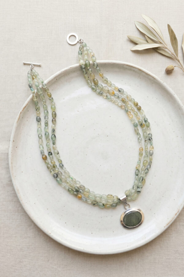 Joyería artesanal de estilo natural en cuarzo rutilado