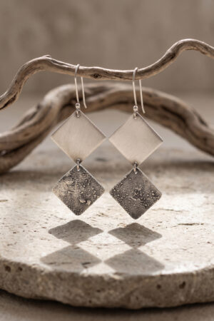Aretes artesanales dos rombos de plata