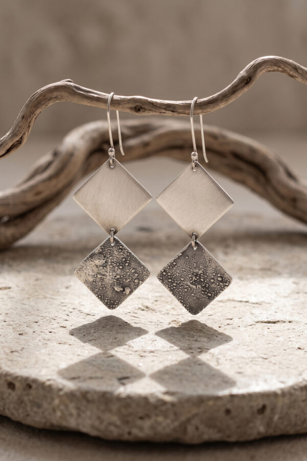 Aretes artesanales dos rombos de plata