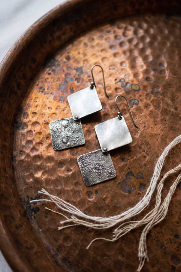 Aretes artesanales dos rombos de plata