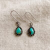 Joyería artesanal : aretes de turquesa y plata en bisel gota trenzada petite